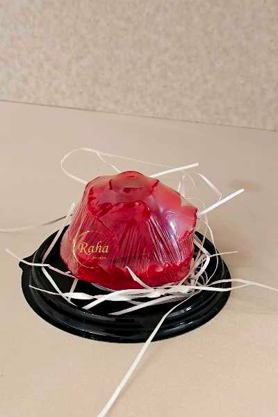 صابون طبیعی و معطر رز قرمز، با بافت نرم و لطیف برای پوست حساس