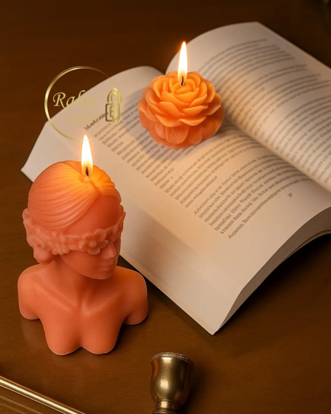 شمع ناتلی با گل آلاله، شمعی دستساز و دکوراتیو با طراحی هنرمندانه. ساختهشده از موم مرغوب، بدون دود و مناسب برای دکور خانه یا هدیهای خاص در مناسبتها