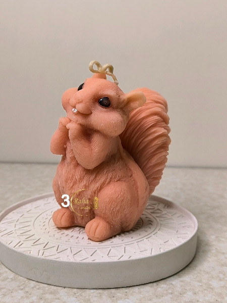 شمع دستساز طرح سنجاب – مناسب تولد، سالگرد و مناسبتها