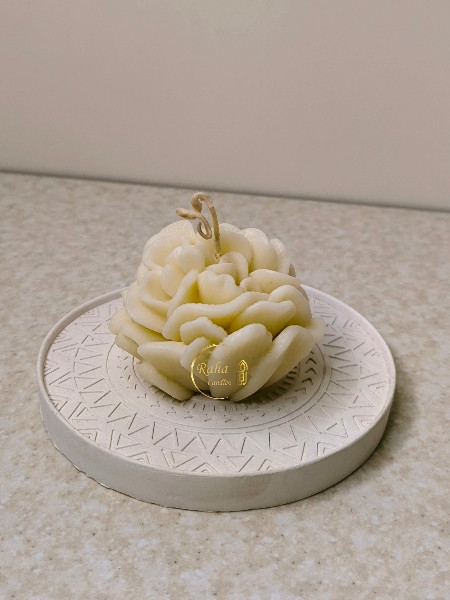 شمع هنری گل میخک رنگ استخوانی مناسب دکوراسیون و هدیه