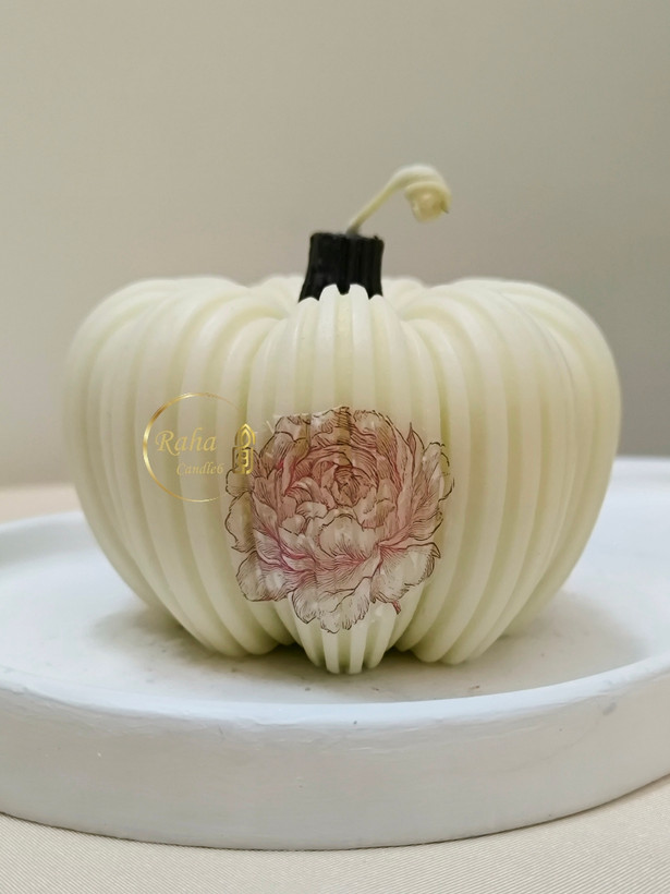 ست شمعهای طرح کدو در رنگهای متنوع؛ شمع دکوری فانتزی مناسب هدیه و چیدمان میز یلدا